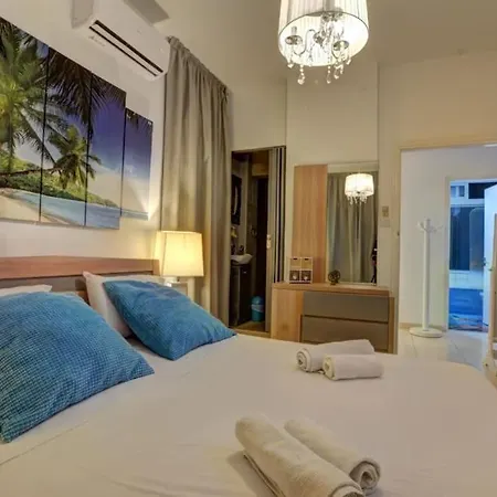 Vila Sunnyvillas: 4br Villa☆private Pool + Jacuzzi - Amelie Protaras
