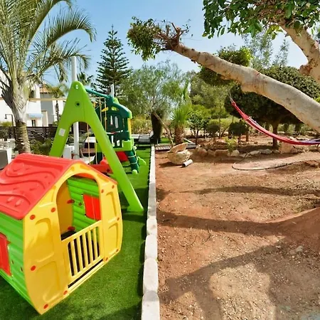 Vila Sunnyvillas: 4br Villa☆private Pool + Jacuzzi - Amelie Protaras