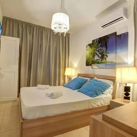 Sunnyvillas: 4br Villa☆private Pool + Jacuzzi - Amelie Vila