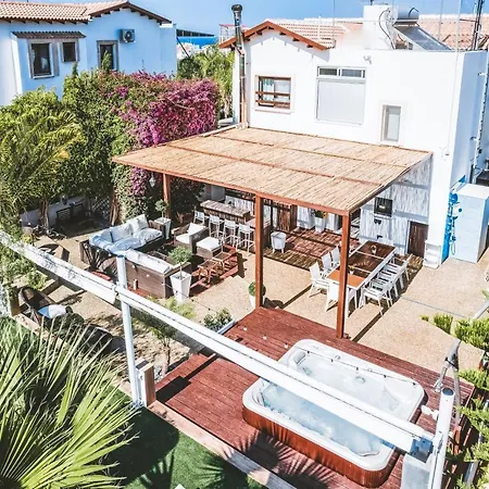 Vila Sunnyvillas: 4br Villa☆private Pool + Jacuzzi - Amelie