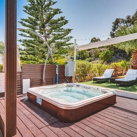 Vila Sunnyvillas: 4br Villa☆private Pool + Jacuzzi - Amelie *
