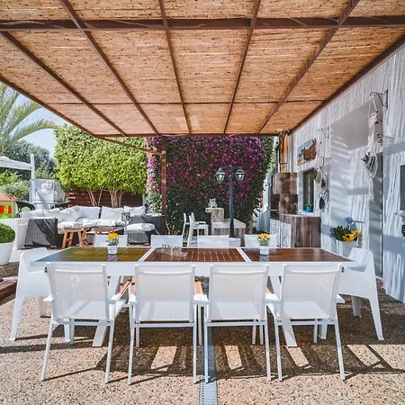 Vila Sunnyvillas: 4br Villa☆private Pool + Jacuzzi - Amelie Protaras
