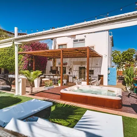 Sunnyvillas: 4br Villa☆private Pool + Jacuzzi - Amelie Vila Protaras