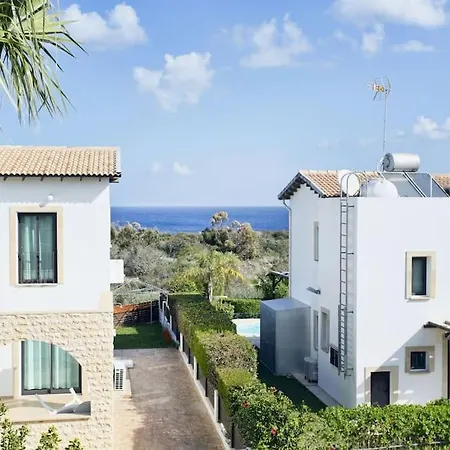Willa Sunnyvillas: 4br Villa☆private Pool + Jacuzzi - Amelie Protaras