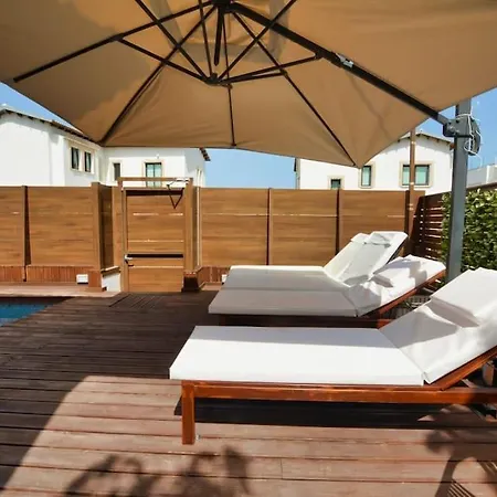 Sunnyvillas: 4br Villa☆private Pool + Jacuzzi - Amelie Willa